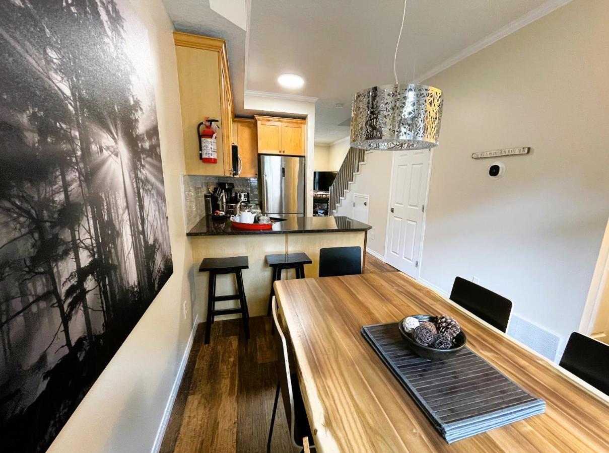 Renovated Chalet At Mystic Springs, Mountain Views, Pets Welcome! Canmore Esterno foto