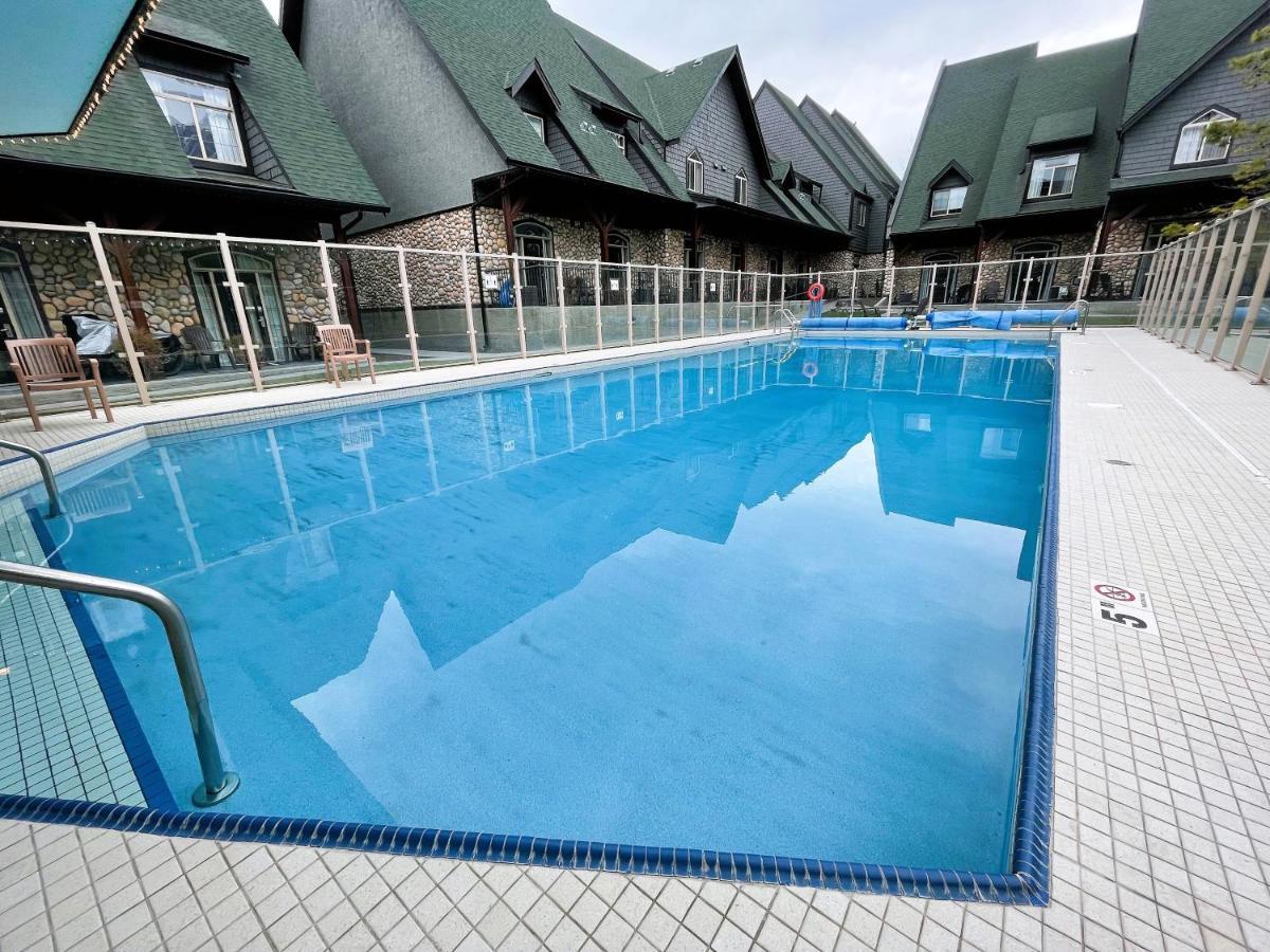 Renovated Chalet At Mystic Springs, Mountain Views, Pets Welcome! Canmore Esterno foto