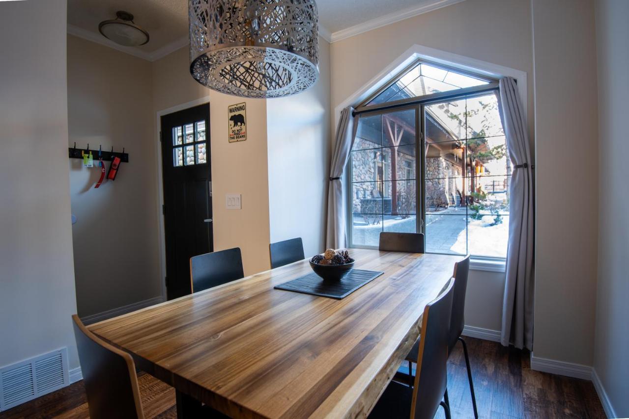 Renovated Chalet At Mystic Springs, Mountain Views, Pets Welcome! Canmore Esterno foto