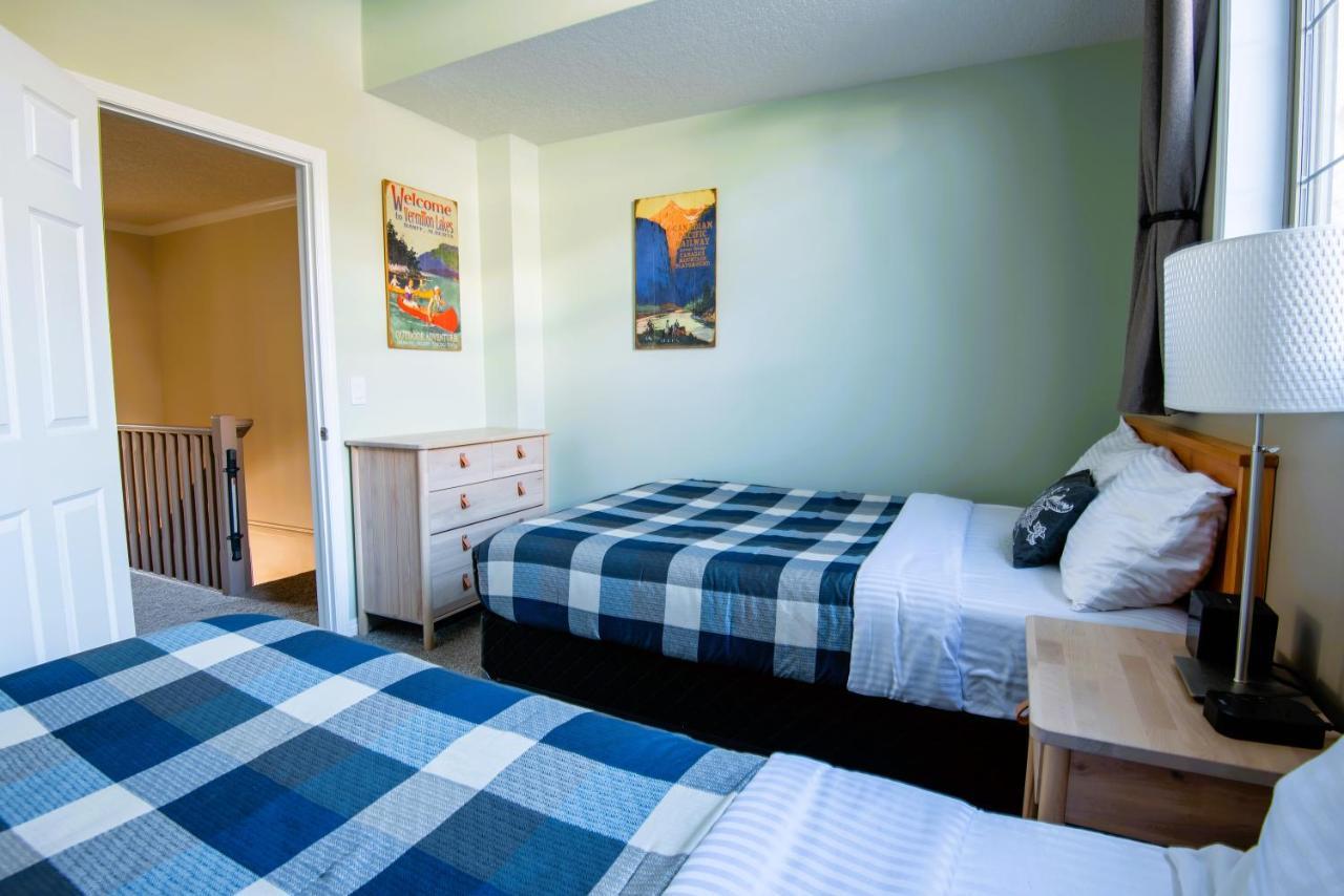 Renovated Chalet At Mystic Springs, Mountain Views, Pets Welcome! Canmore Esterno foto